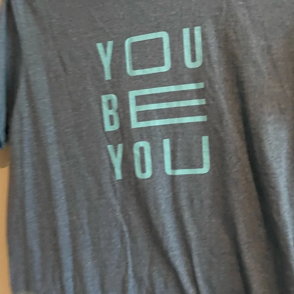 Gilden You Be You blue T-shirt-medium - Picture 2 of 4